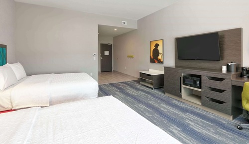 Habitación, 2 camas de matrimonio, accesible para personas con discapacidad (Hearing)