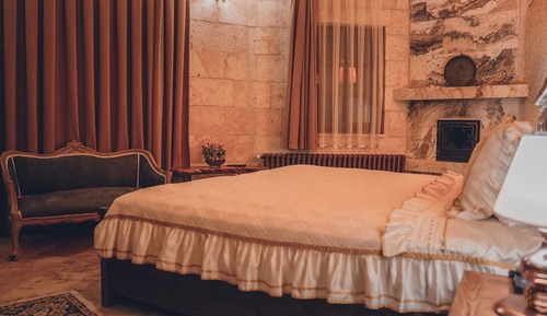 TEPESI TASLI ROOM