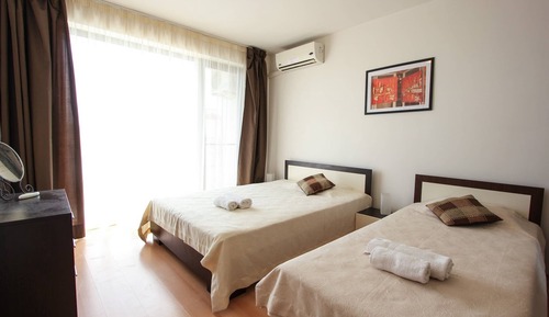 Apartamento, 2 habitaciones, patio, vistas al jardín