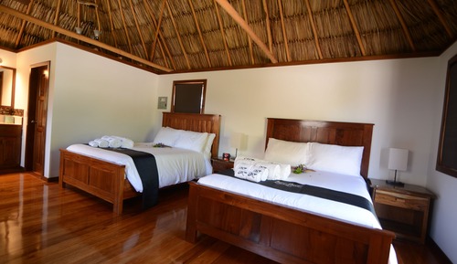 Habitación Deluxe doble, 2 camas de matrimonio, vistas a la piscina