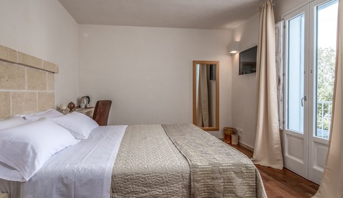 Habitación doble, 1 cama de matrimonio grande, balcón