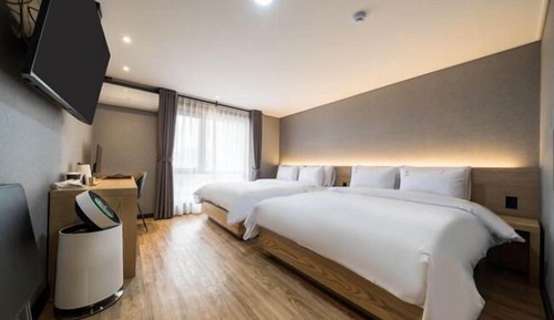 Habitación familiar con 2 camas individuales, 2 camas de matrimonio, no fumadores