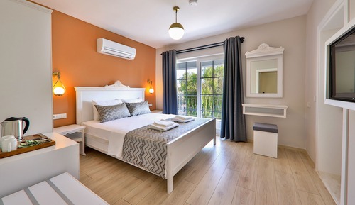 Habitación estándar doble, 1 cama de matrimonio grande, vistas al mar
