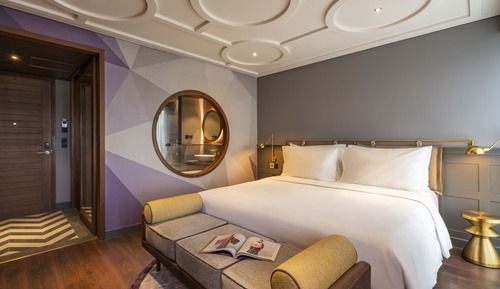 Premium Deluxe King - Nest Lounge