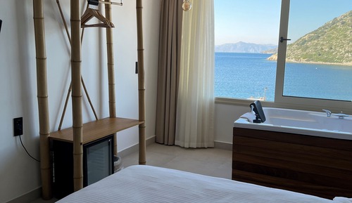 Habitación de luna de miel doble, 1 cama de matrimonio, vistas al mar, frente al mar