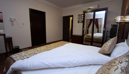 Deluxe Suite