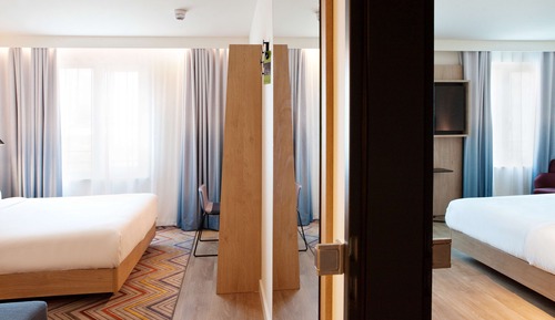 Habitación, 1 cama de matrimonio grande con sofá cama, accesible para personas con discapacidad