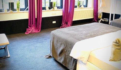 Habitación cuádruple (corner tub)