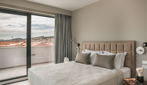 Apartamento Grand, 2 habitaciones, terraza, vistas al mar
