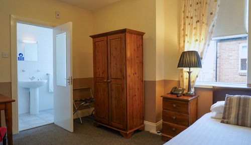 Habitación individual, baño privado