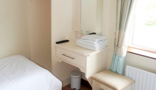 Habitación estándar doble, baño privado, vistas al jardín (Outside of the bedroom)