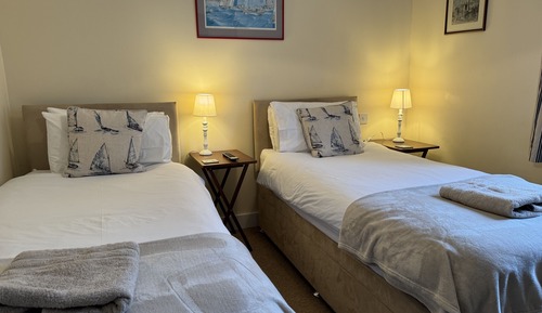 Habitación con 1 cama doble o 2 individuales
