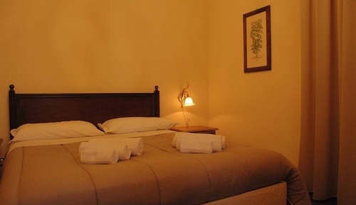 Habitación Confort con 1 cama doble o 2 individuales