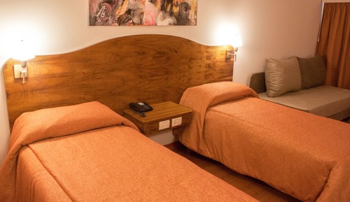 Habitación con 2 camas individuales
