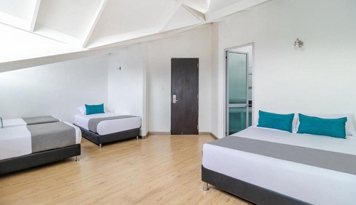Habitación cuádruple estándar