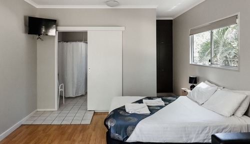 Cabaña, accesible para personas con discapacidad, baño privado (Sleeps 2)