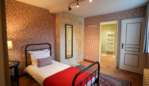 Habitación triple clásica, baño privado (Chambre Rouge)