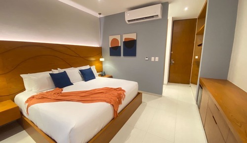 Habitación estándar, 1 cama de matrimonio grande, no fumadores, vistas parciales al mar