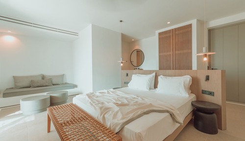 Junior Suite with Pool View