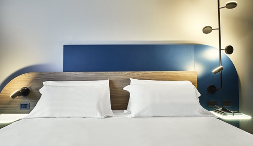 Habitación superior con 1 cama doble o 2 individuales