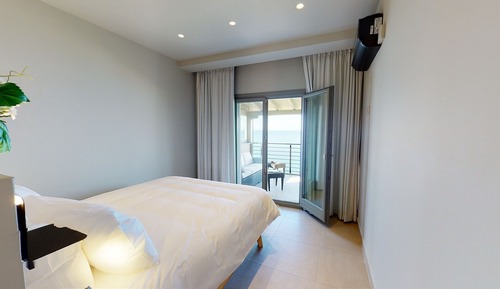 Apartamento sénior, balcón, planta ejecutiva
