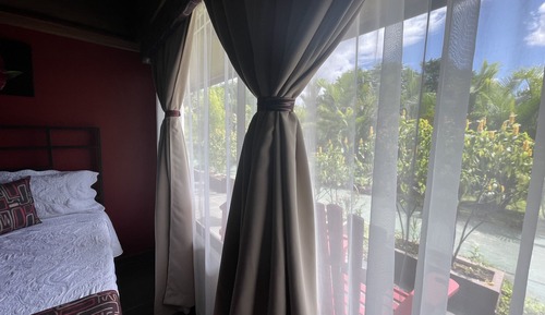 Suite estudio familiar, vistas al jardín