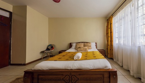 Apartamento superior, 3 habitaciones, baño privado, planta baja