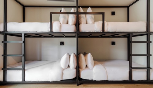 Habitación, varias camas
