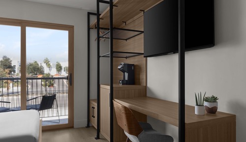 Habitación, 2 camas dobles, accesible para personas con discapacidad (Mobility & Roll-in Shower)