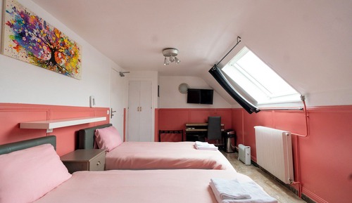 Habitación con 2 camas individuales