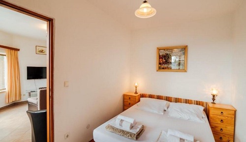 Casa (One bedroom Holiday Home with pool an)