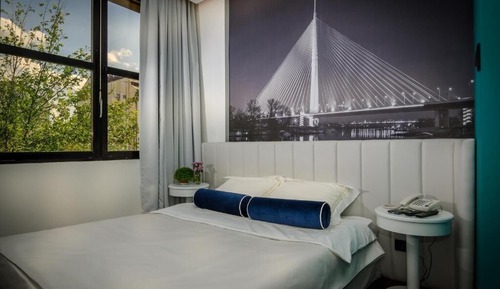 Habitación superior con 1 cama doble o 2 individuales