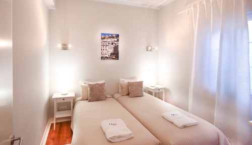 Large 5 Bedroom Apartment