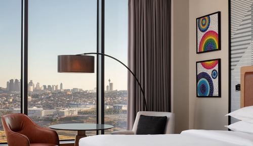 Habitación Premium, 2 camas individuales, vistas a la ciudad, en esquina