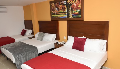 Habitación triple ejecutiva