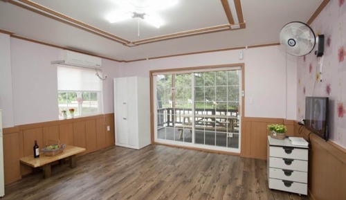 Room (Scorpio)