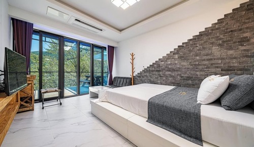 Room (Love (no heated pool private outdoor )