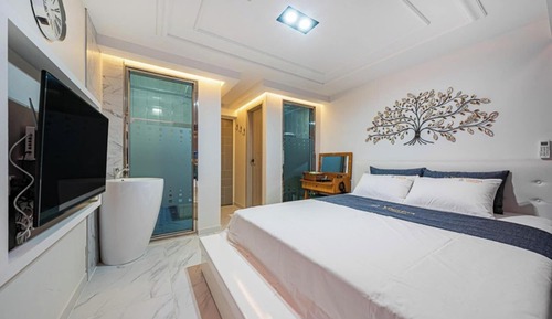 Room (Tobagi (private indoor heated swimmin)
