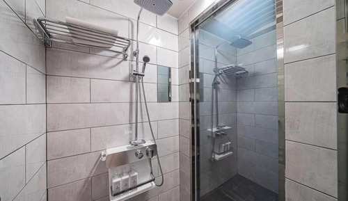 Room (Aria (private indoor heated swimming )