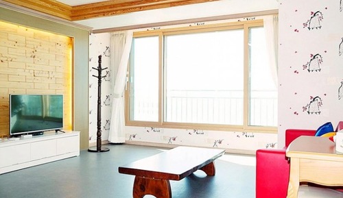 Room (Building 5 Room 101 (Salt Water Hot S)