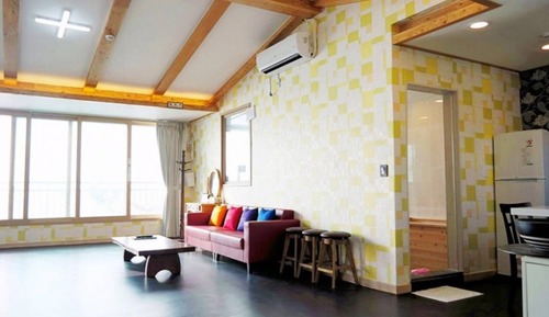 Room (Building 2 Room 201 (seawater pool hi)