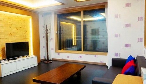 Room (Building 7 Room 101 (seawater pool hi)