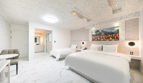 Room (Family Twin  Styler (Cancellation not)