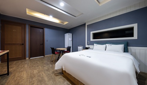 Room (Couple PC Twin Bed)