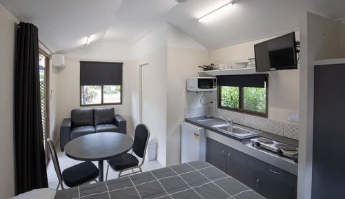 Cabaña (Budget Coconut Studio)