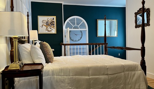 Superior Room, King Bed with Fireplace/Jacuzzi