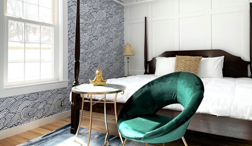 Signature Room, King Bed with Fireplace