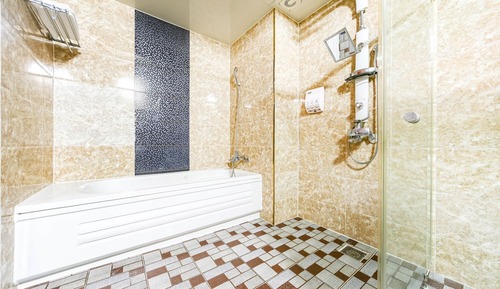 Room (Deluxe (Bathtub))