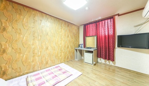 Room (Ondol Room)
