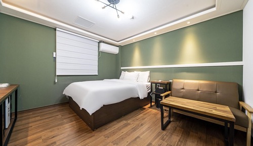 Room (Standard Room)